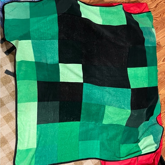 Minecraft Creeper Green Large SOFT Plush Throw Blanket-Bonus Minecraft Scarf! - Picture 6 of 7